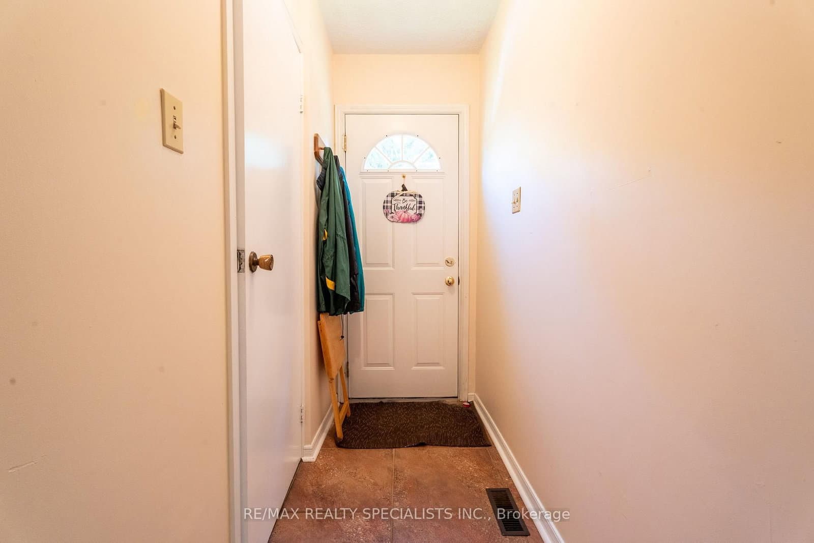8 River View Drive thumbnail 34