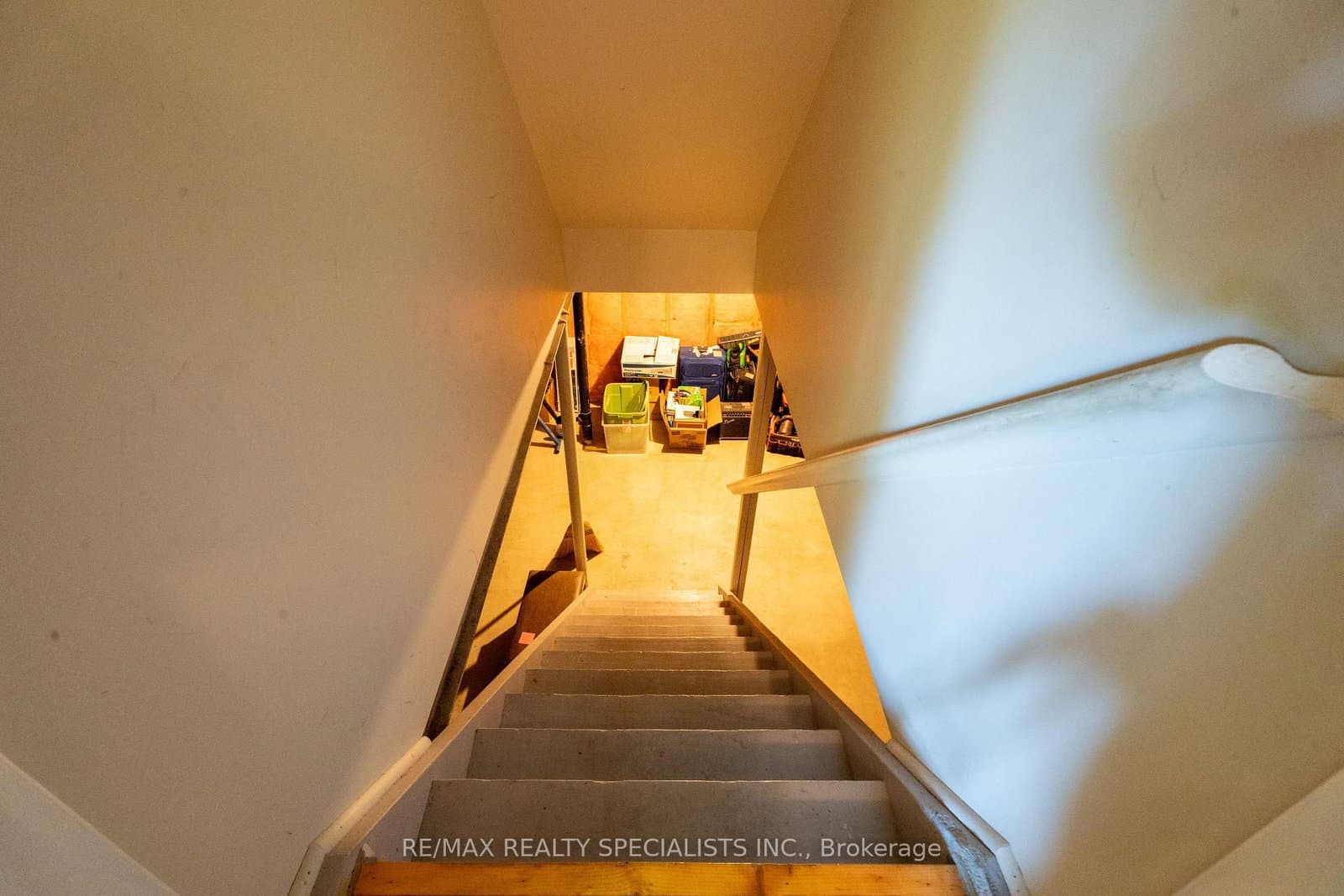 8 River View Drive thumbnail 35