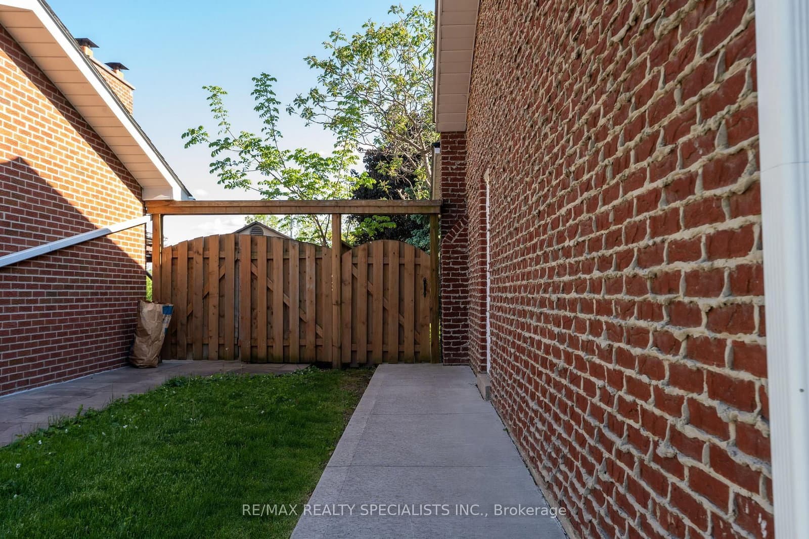 8 River View Drive thumbnail 40