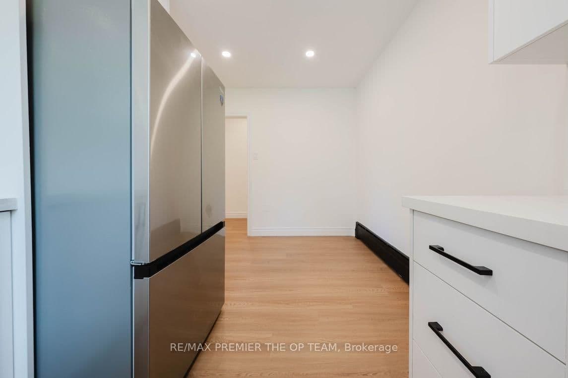 299 Quebec Avenue, Unit 3 thumbnail 12