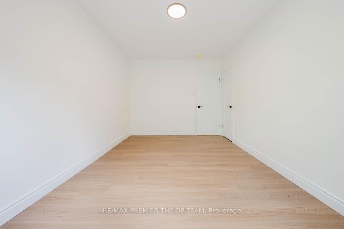 299 Quebec Avenue, Unit 3 thumbnail 15