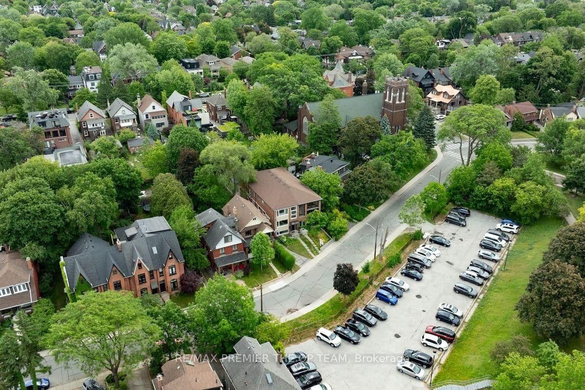 299 Quebec Avenue, Unit 3 thumbnail 23