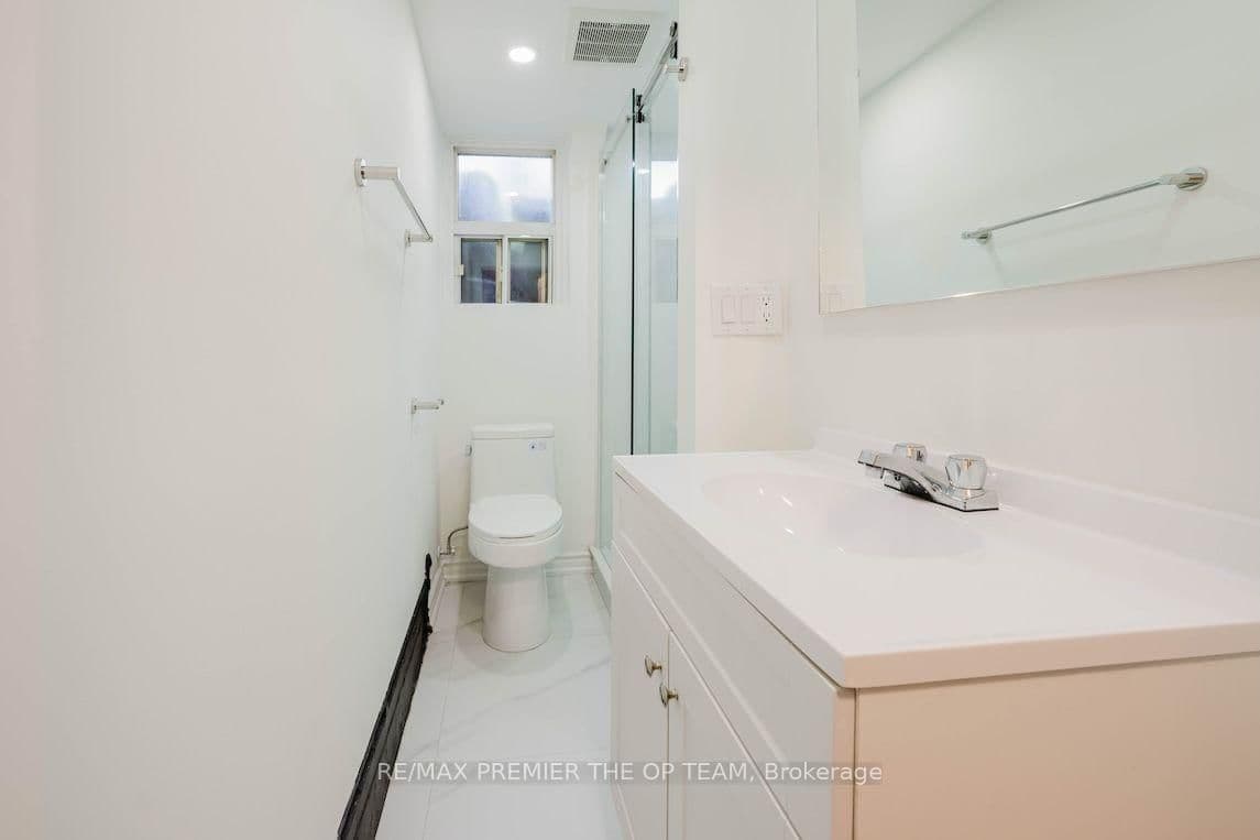 299 Quebec Avenue, Unit 1 thumbnail 13