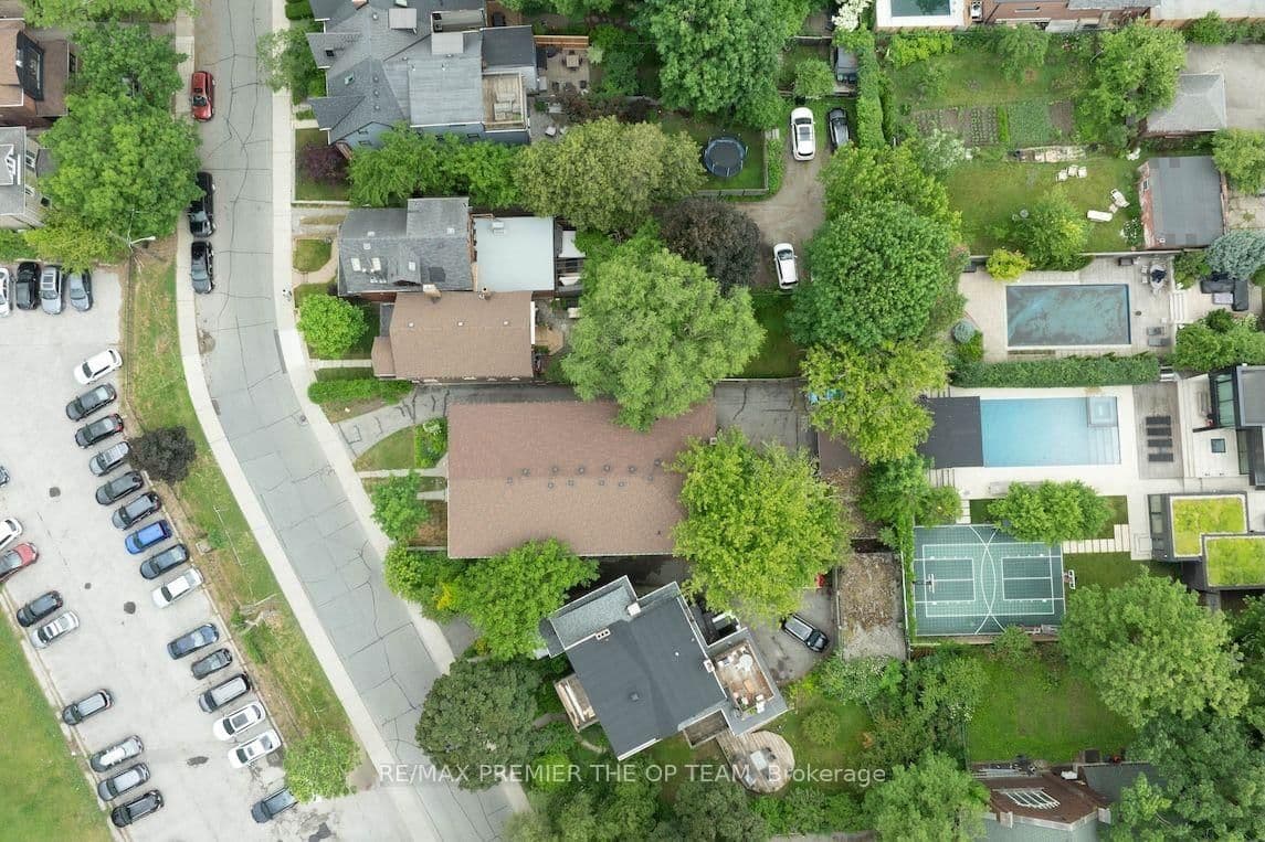 299 Quebec Avenue, Unit 1 thumbnail 14