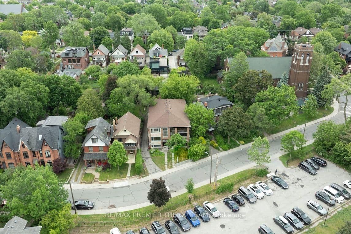 299 Quebec Avenue, Unit 1 thumbnail 15