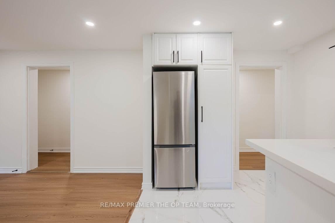 299 Quebec Avenue, Unit 1 thumbnail 9
