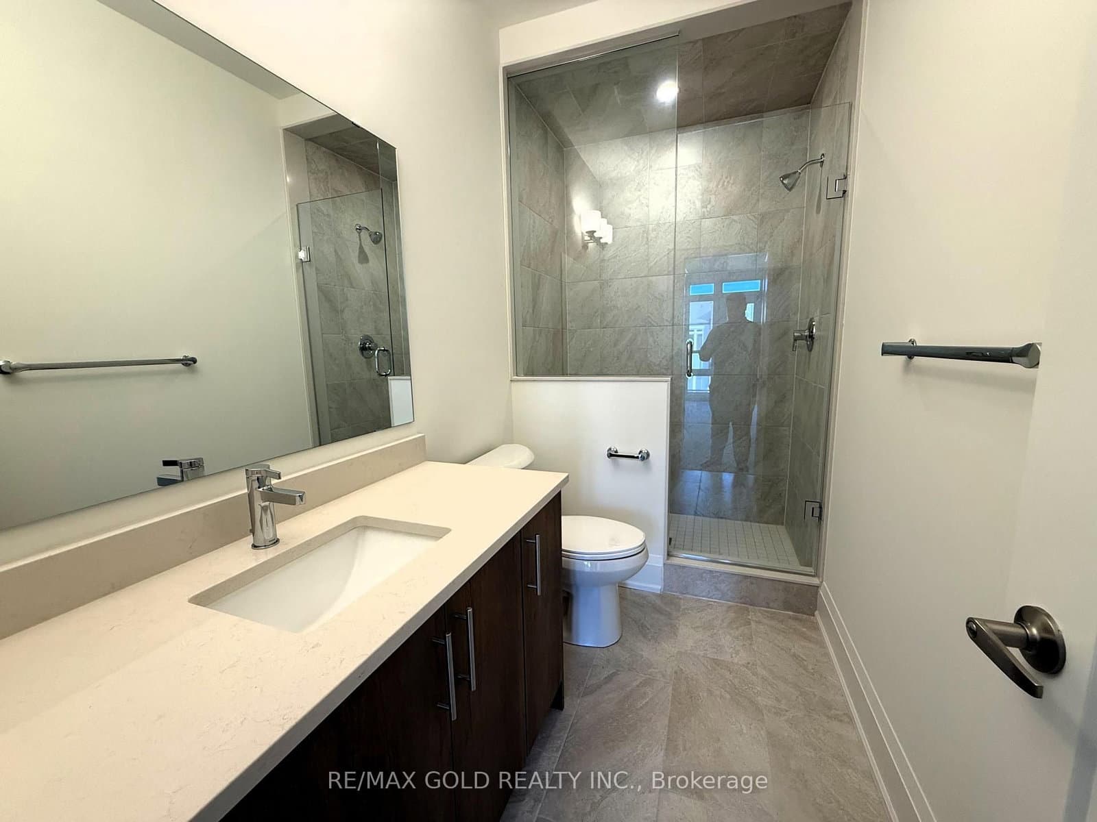 3314 Azam Way thumbnail 13
