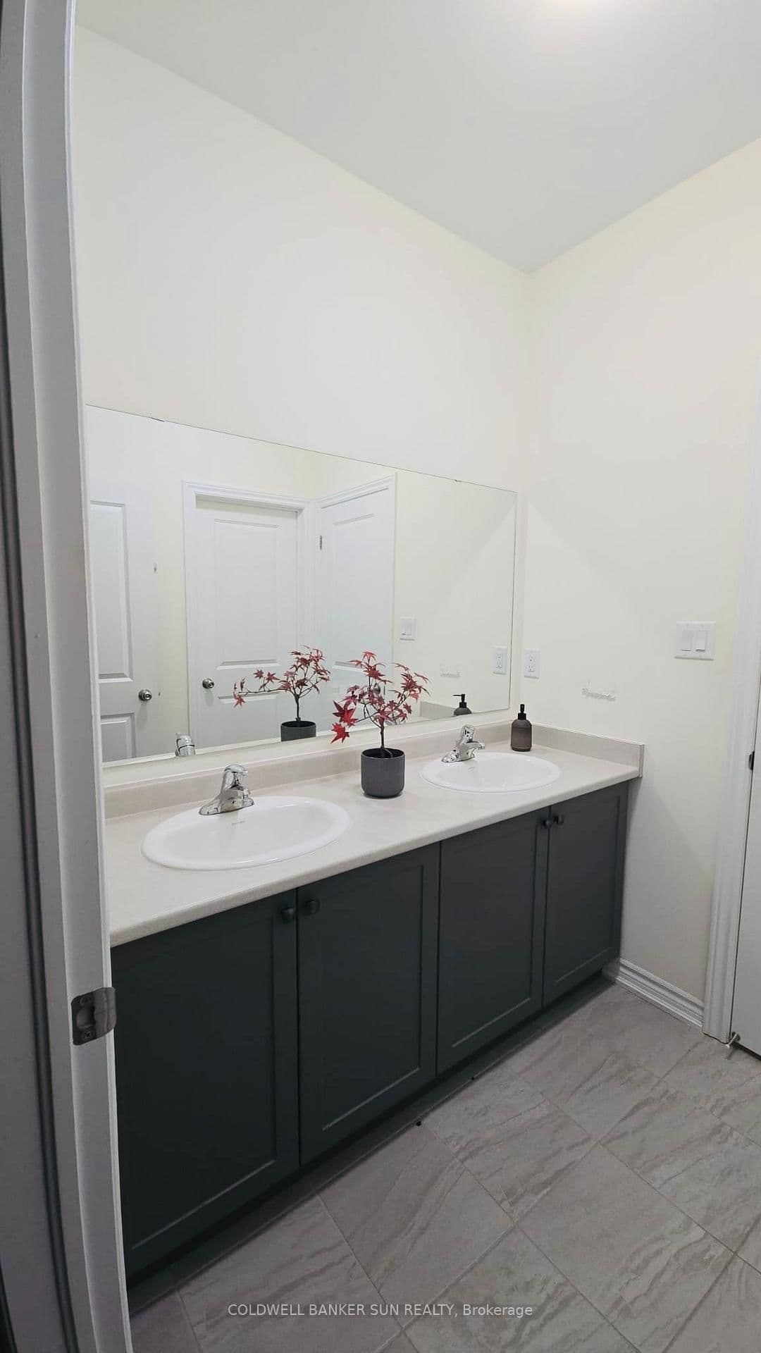 36 Bavenden Crescent thumbnail 35