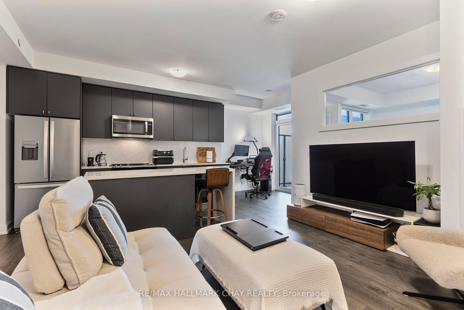 3200 William Coltson Avenue, Unit 901 thumbnail 2