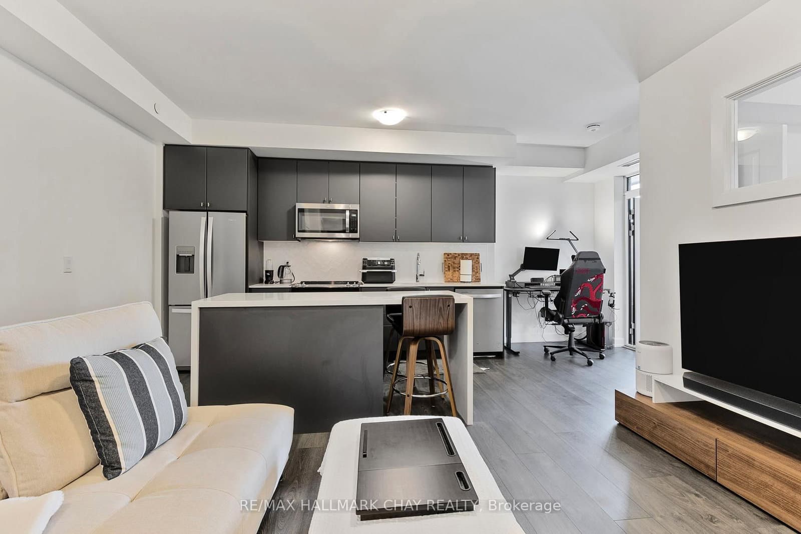 3200 William Coltson Avenue, Unit 901 thumbnail 5