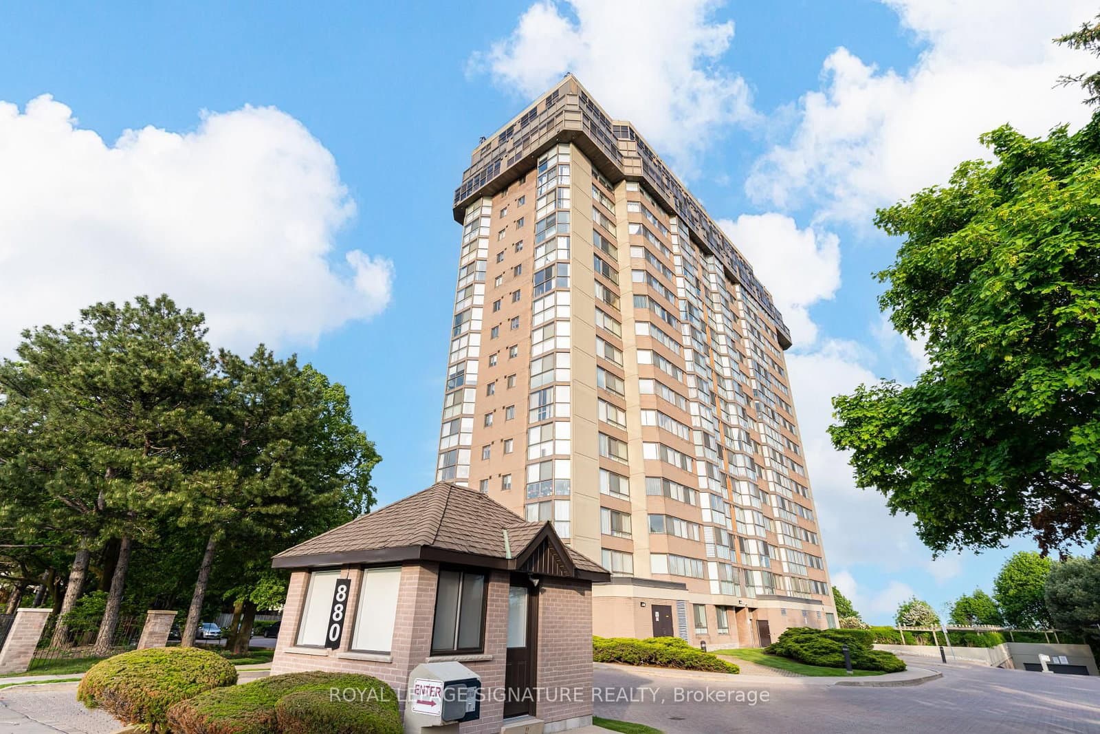 880 Dundas Street W, Unit 405 - Image 1