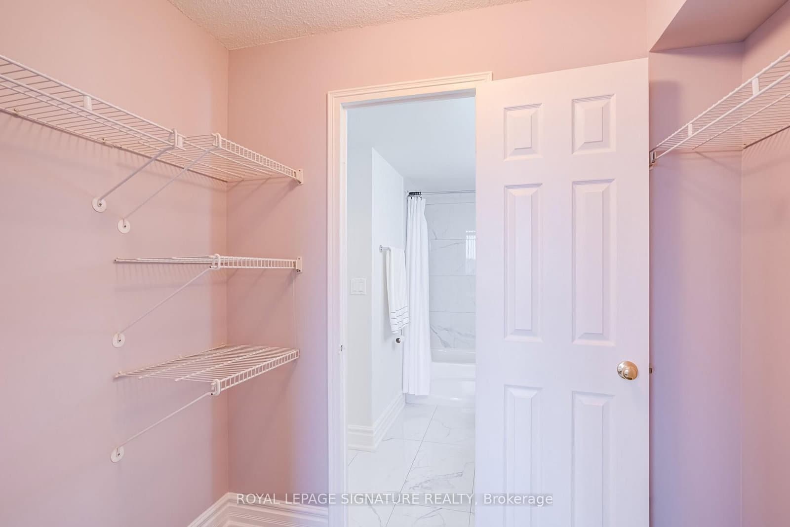 880 Dundas Street W, Unit 405 thumbnail 32