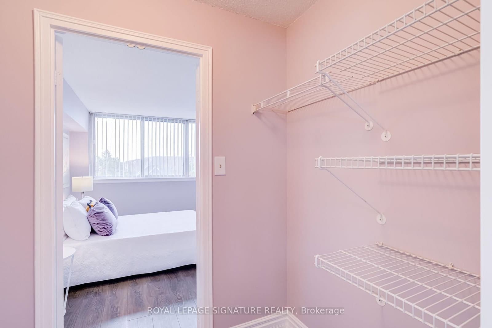 880 Dundas Street W, Unit 405 thumbnail 33