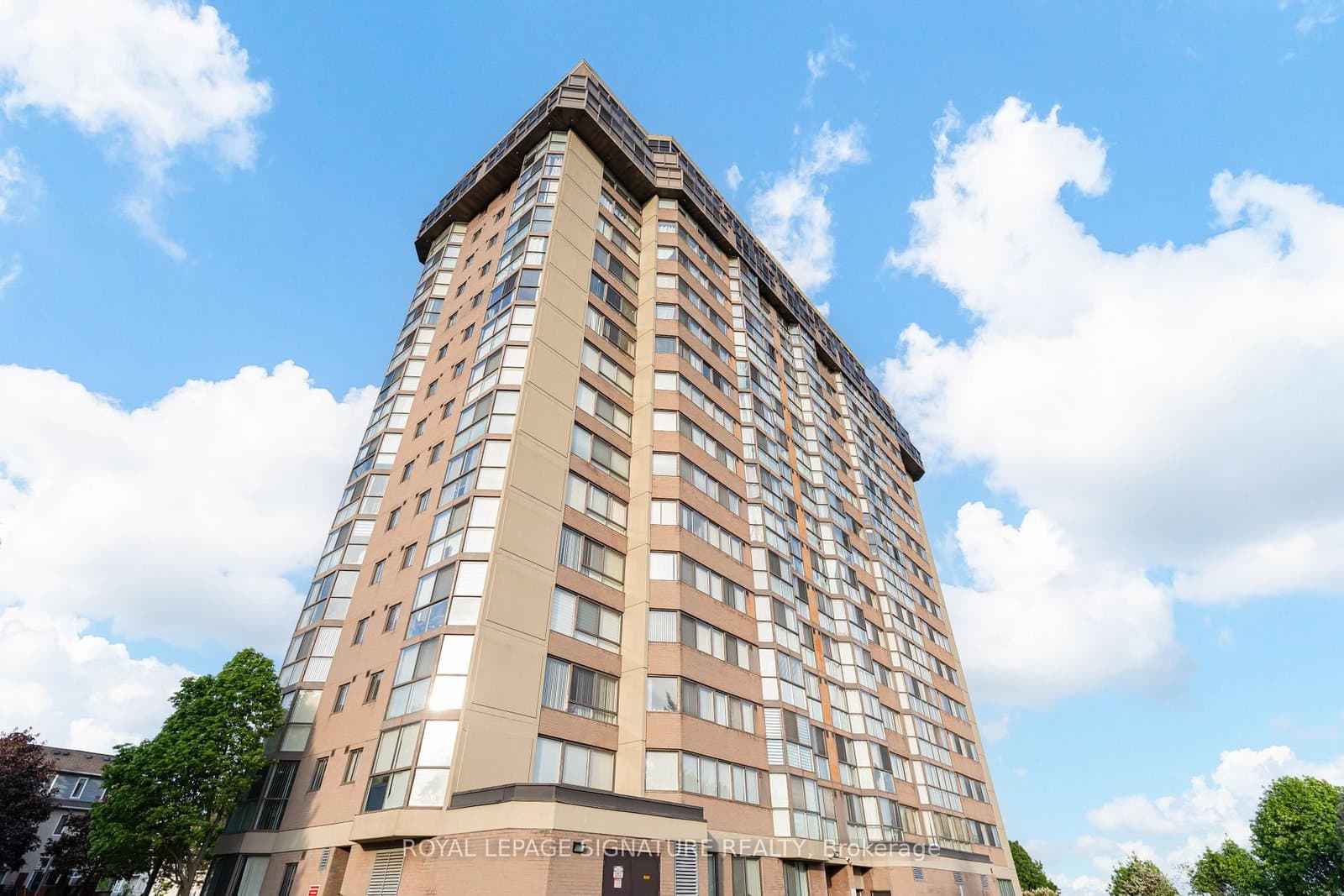 880 Dundas Street W, Unit 405 thumbnail 38