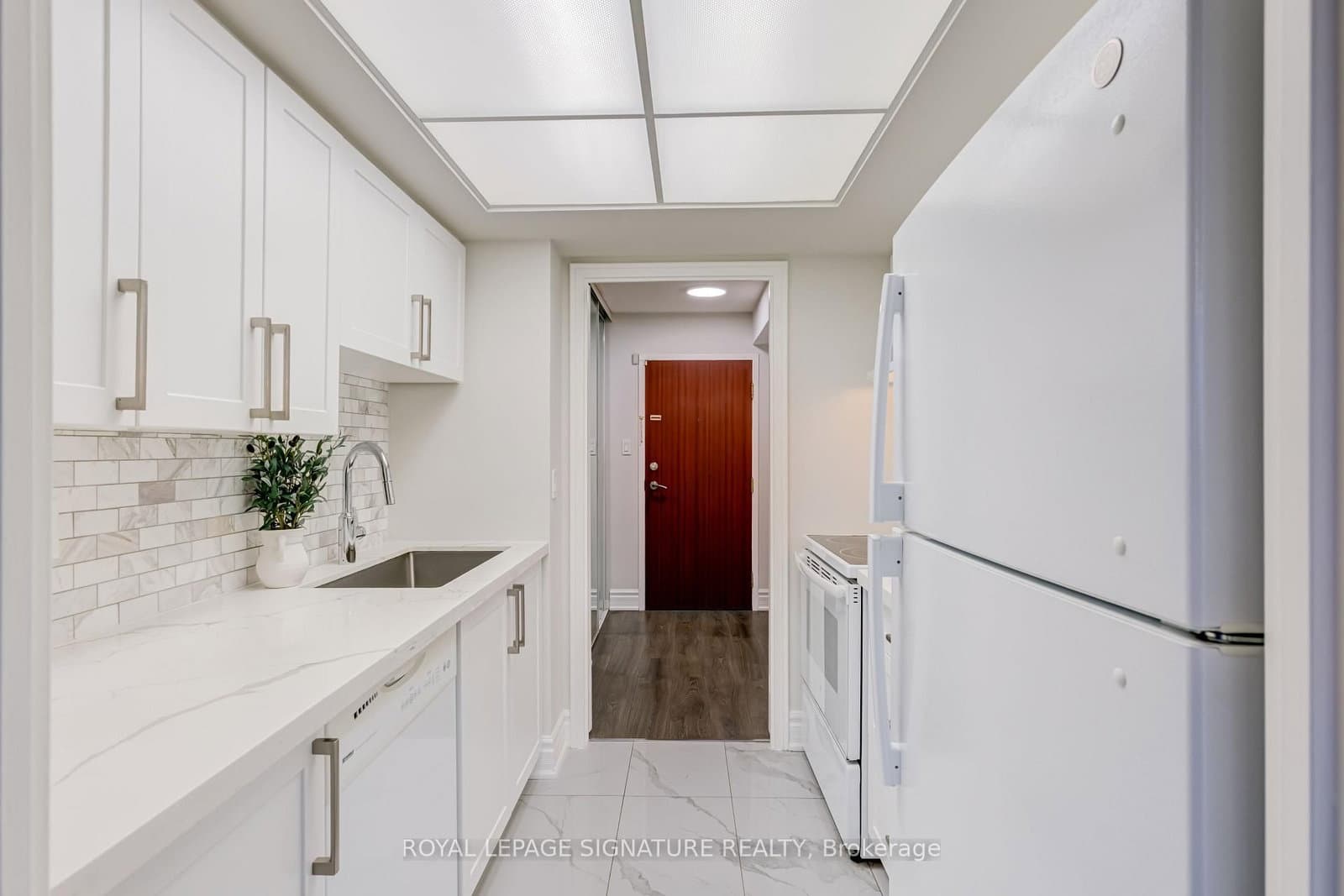 880 Dundas Street W, Unit 405 thumbnail 6