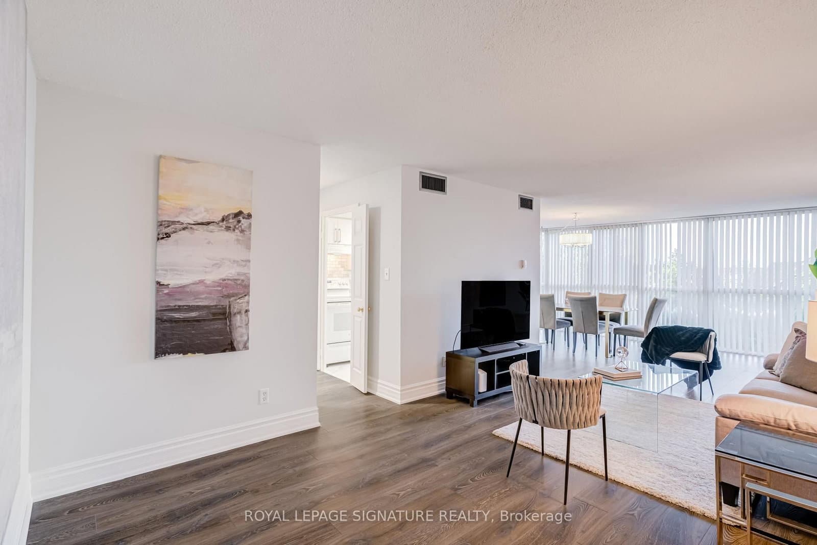 880 Dundas Street W, Unit 405 thumbnail 8