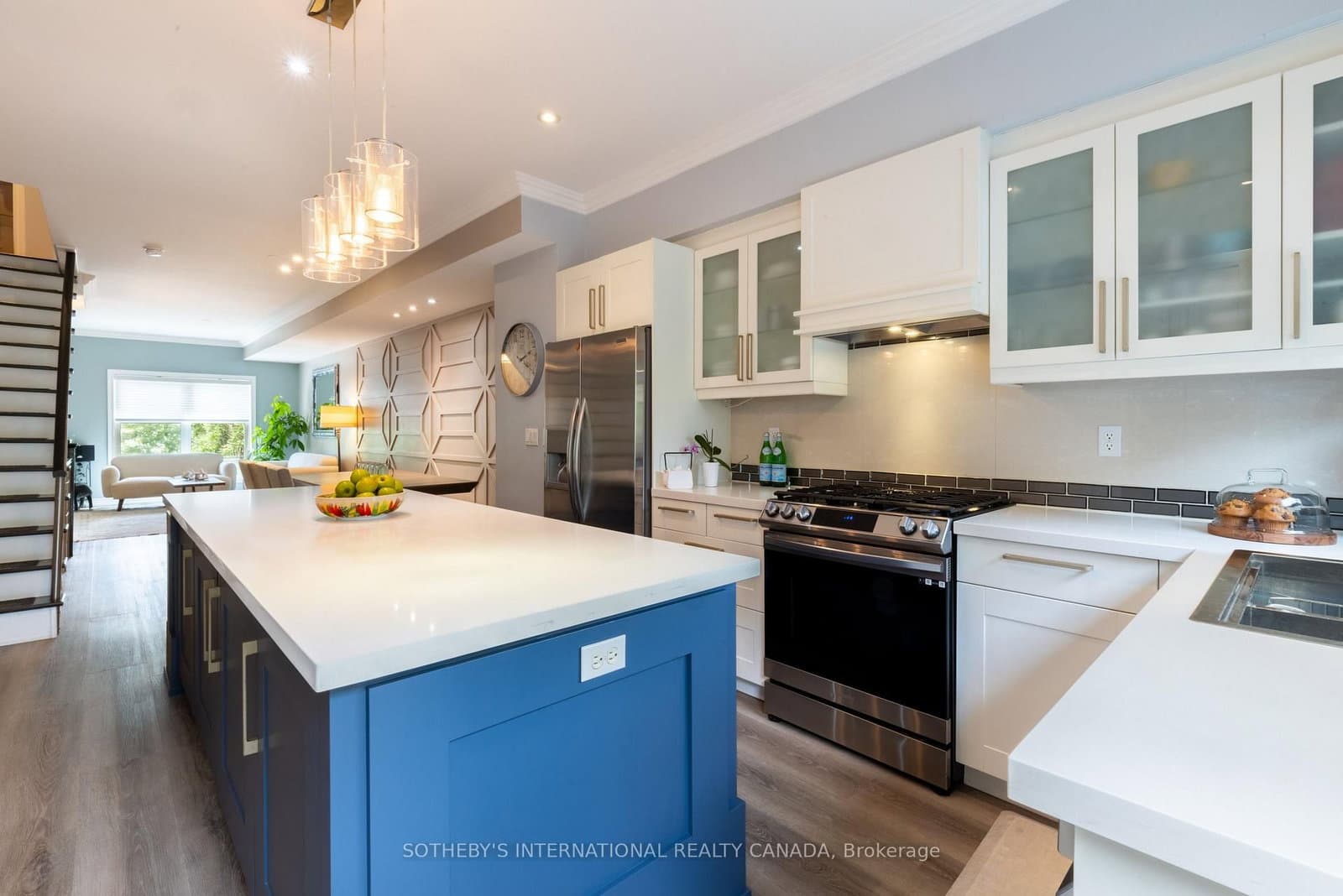 960A The Queensway thumbnail 7