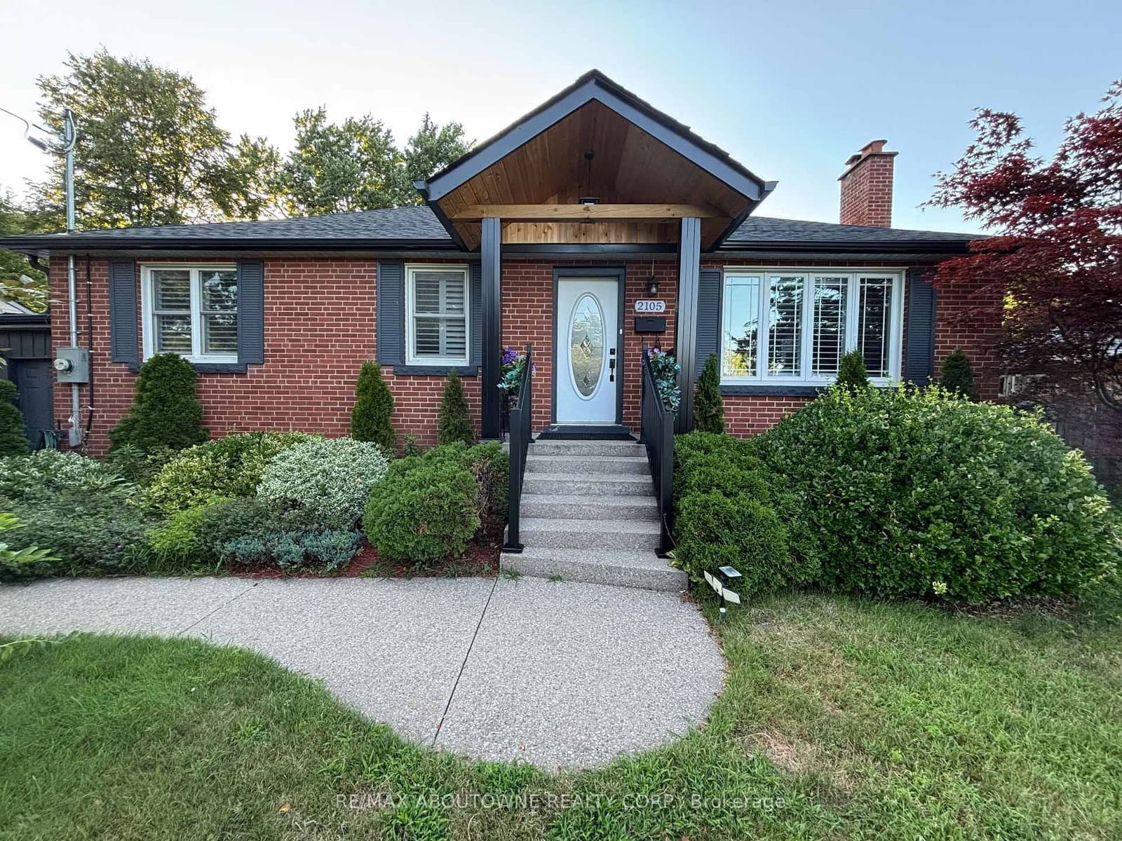 2105 Maplewood Drive - Image 1