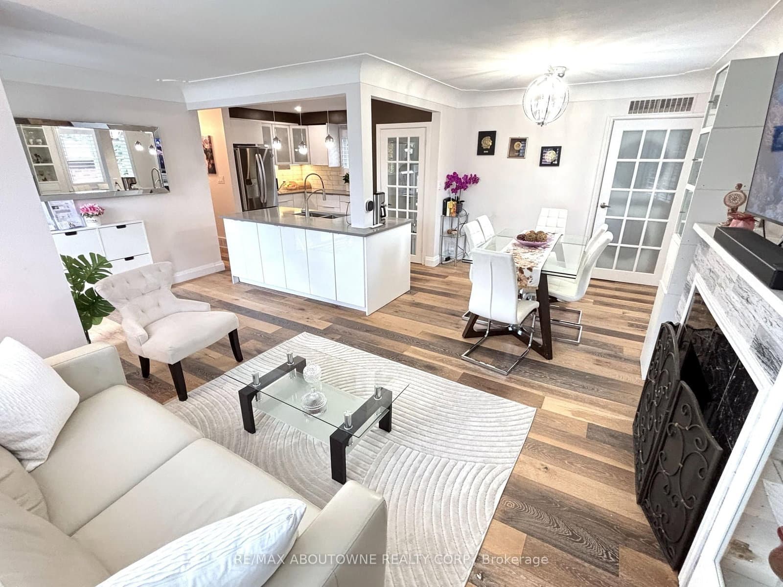 2105 Maplewood Drive thumbnail 10