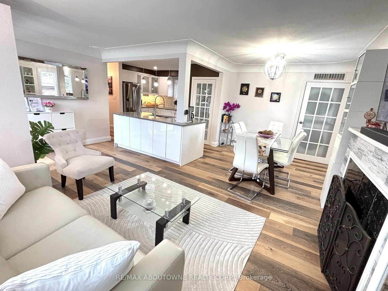 2105 Maplewood Drive thumbnail 11