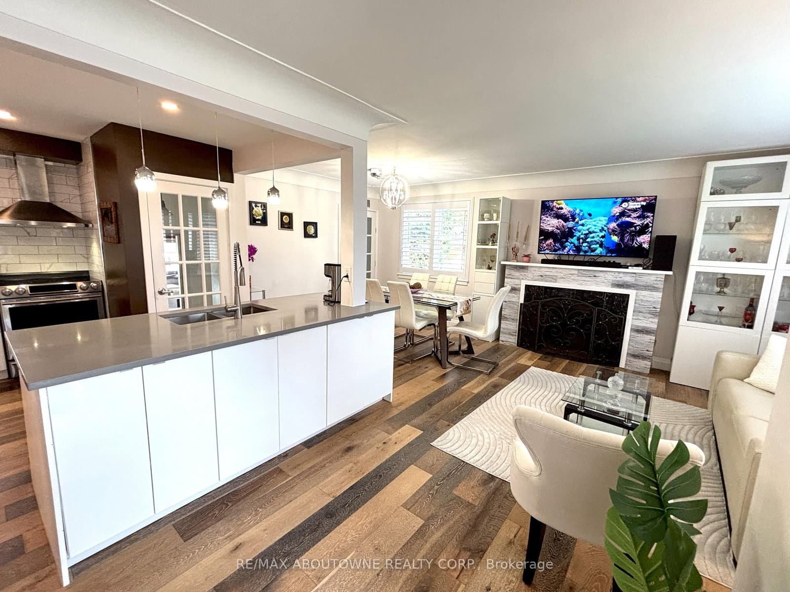 2105 Maplewood Drive thumbnail 14