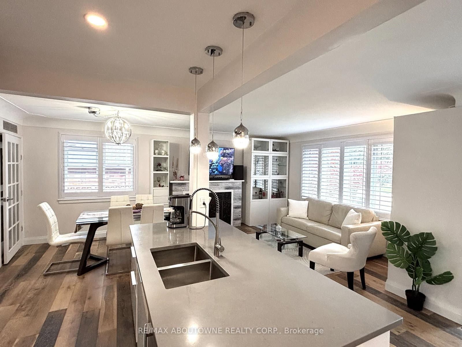 2105 Maplewood Drive thumbnail 16