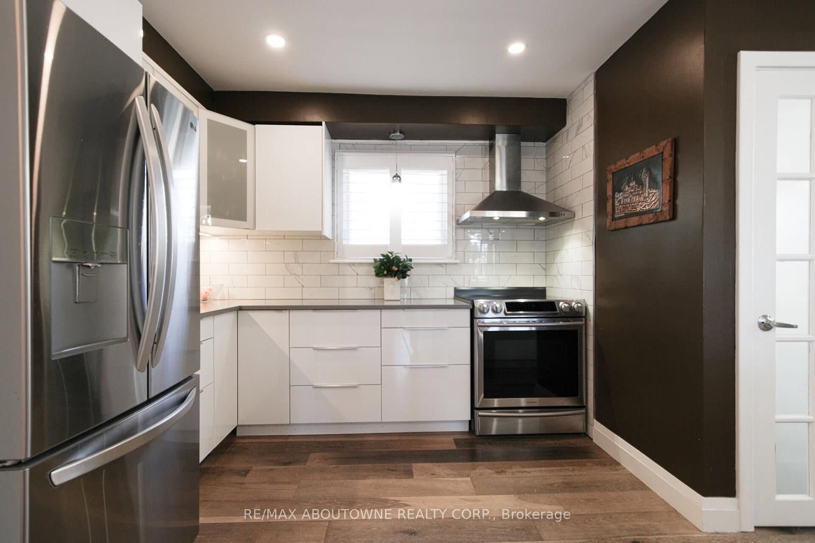 2105 Maplewood Drive thumbnail 19