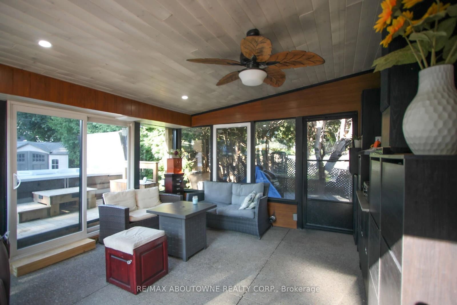 2105 Maplewood Drive thumbnail 30