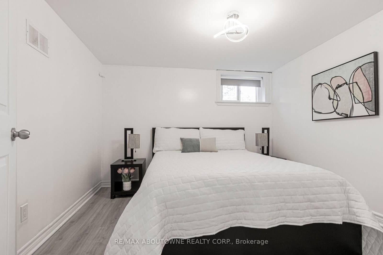2105 Maplewood Drive thumbnail 35