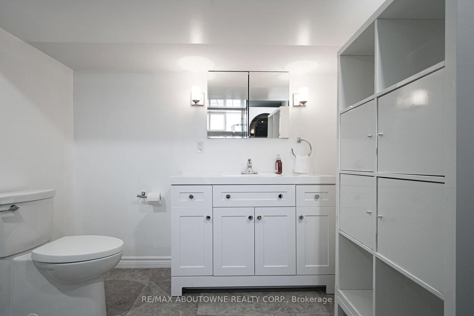 2105 Maplewood Drive thumbnail 38