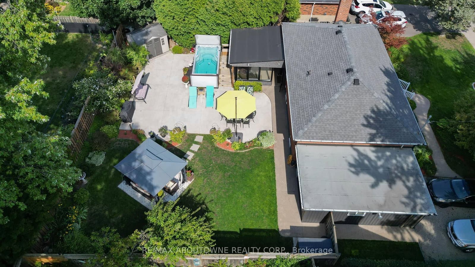 2105 Maplewood Drive thumbnail 48