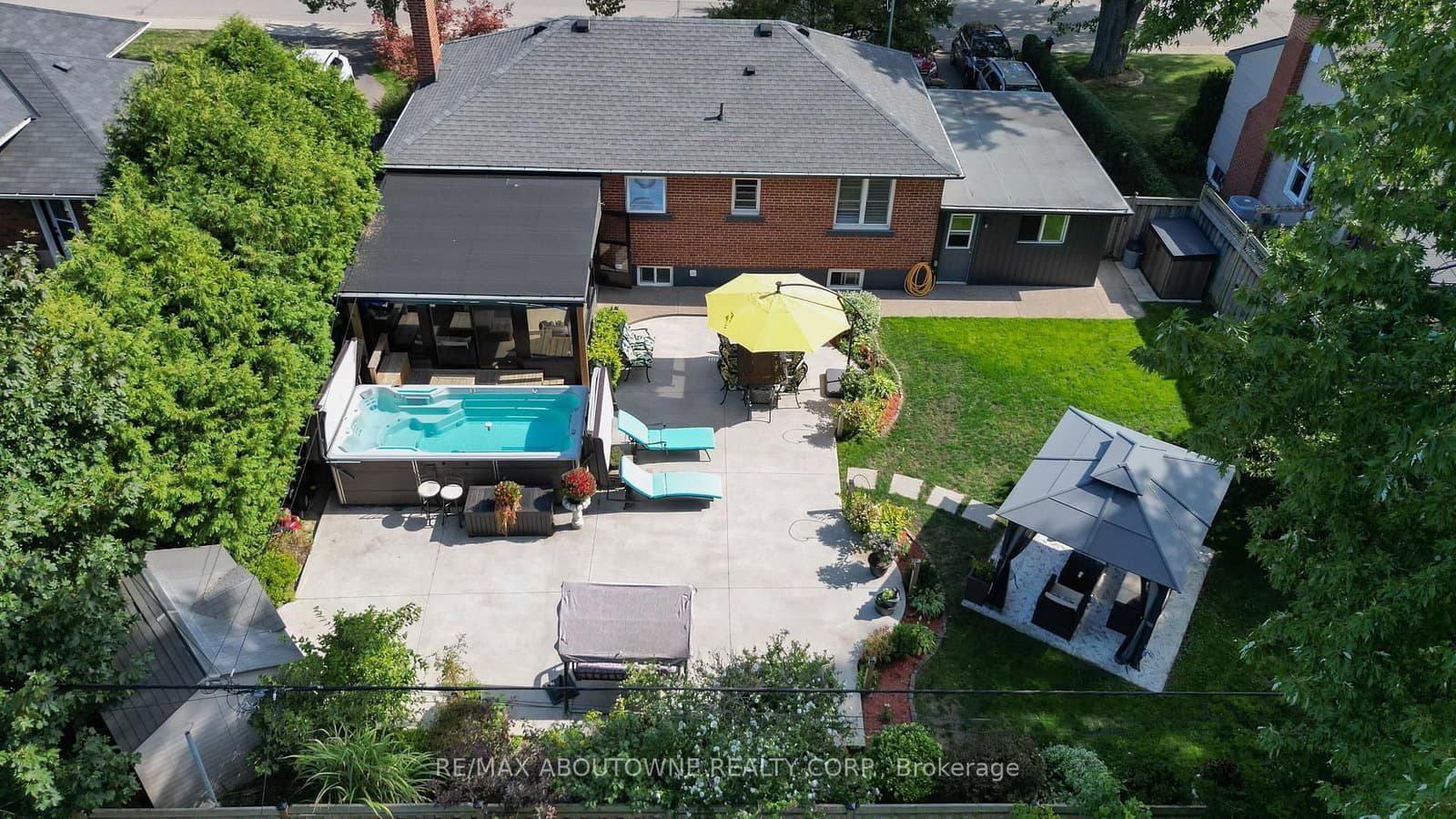 2105 Maplewood Drive thumbnail 49