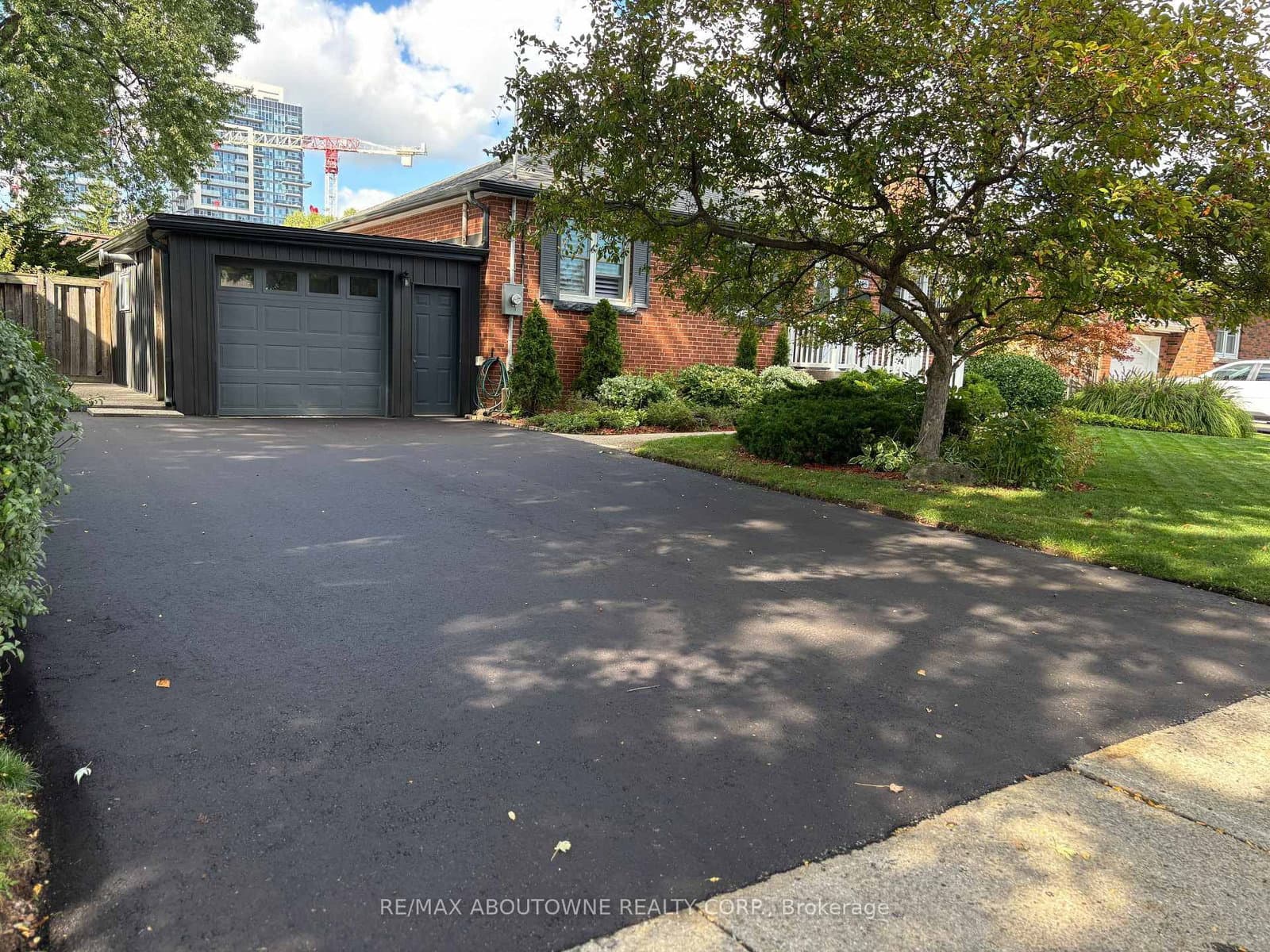 2105 Maplewood Drive thumbnail 6