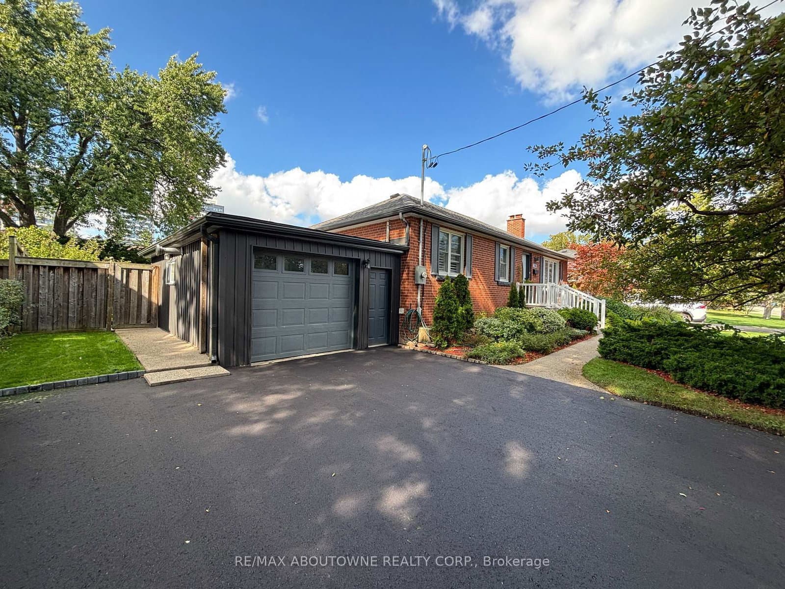 2105 Maplewood Drive thumbnail 7