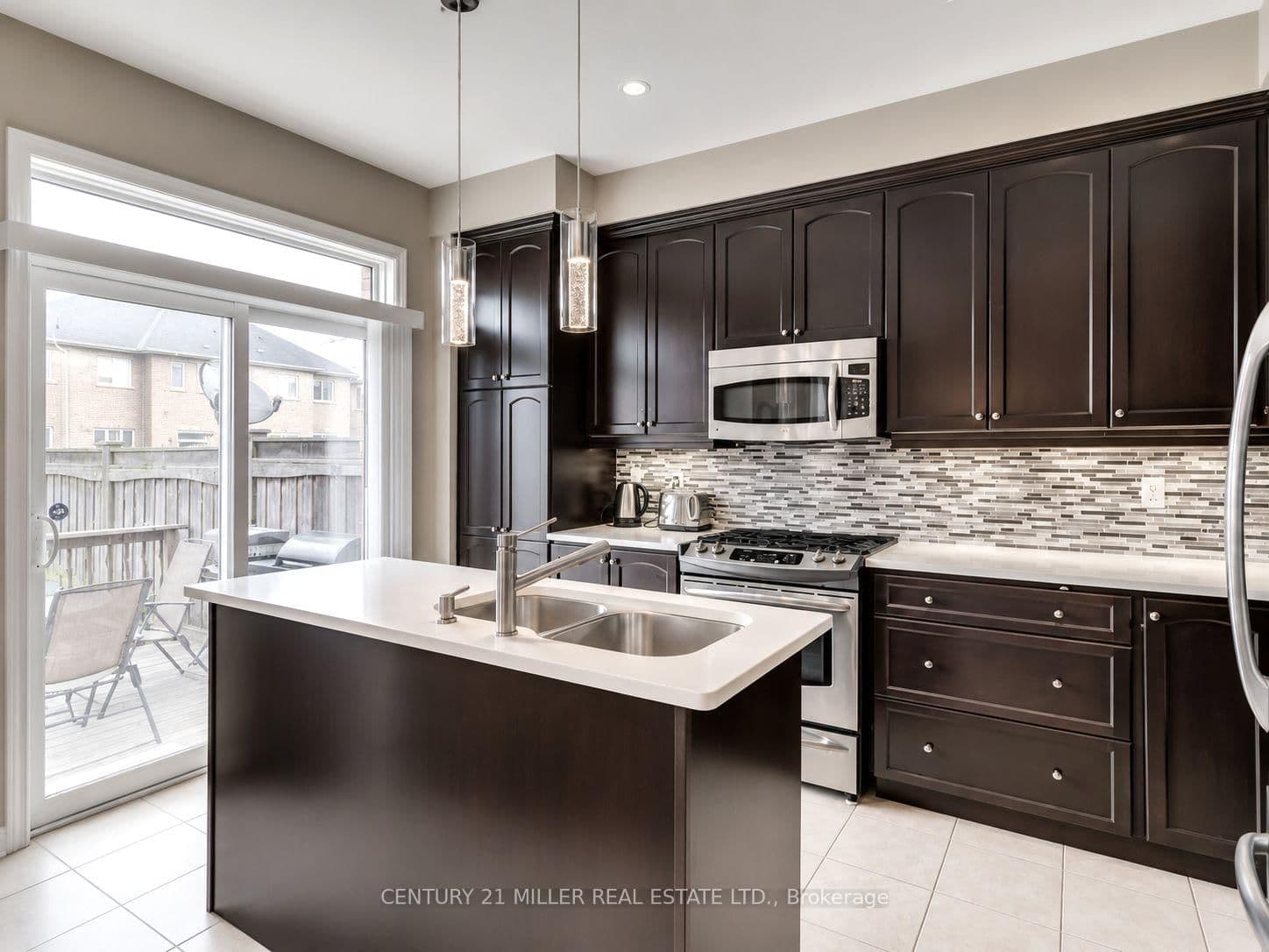 1290 Craigleith Road thumbnail 5