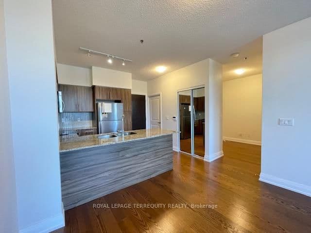 65 Speers Road, Unit 323 thumbnail 10