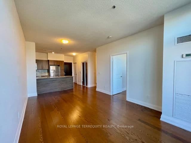 65 Speers Road, Unit 323 thumbnail 13