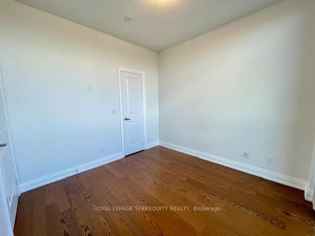 65 Speers Road, Unit 323 thumbnail 18