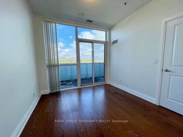 65 Speers Road, Unit 323 thumbnail 19