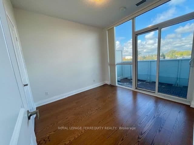 65 Speers Road, Unit 323 thumbnail 20