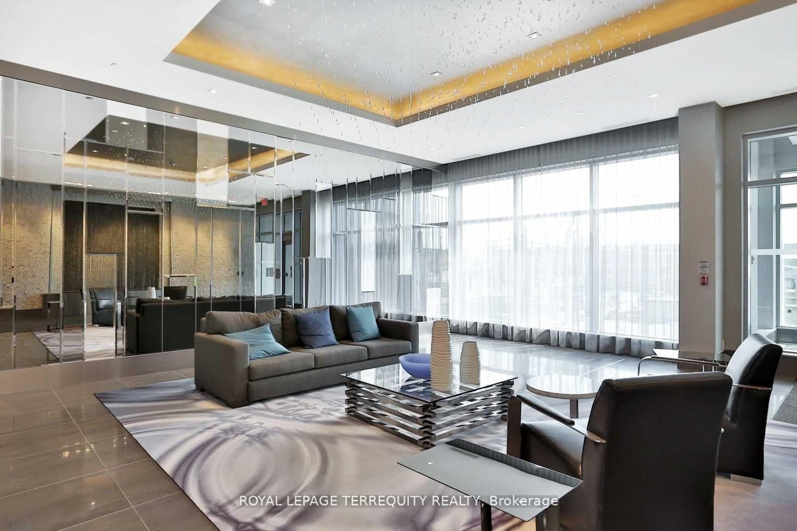 65 Speers Road, Unit 323 thumbnail 31