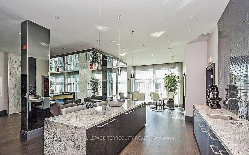 65 Speers Road, Unit 323 thumbnail 35