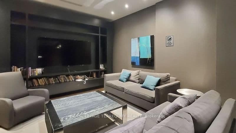 65 Speers Road, Unit 323 thumbnail 38