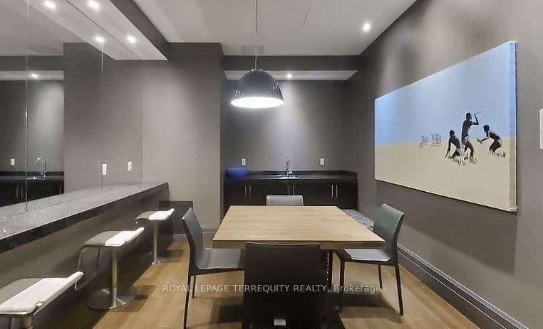 65 Speers Road, Unit 323 thumbnail 39