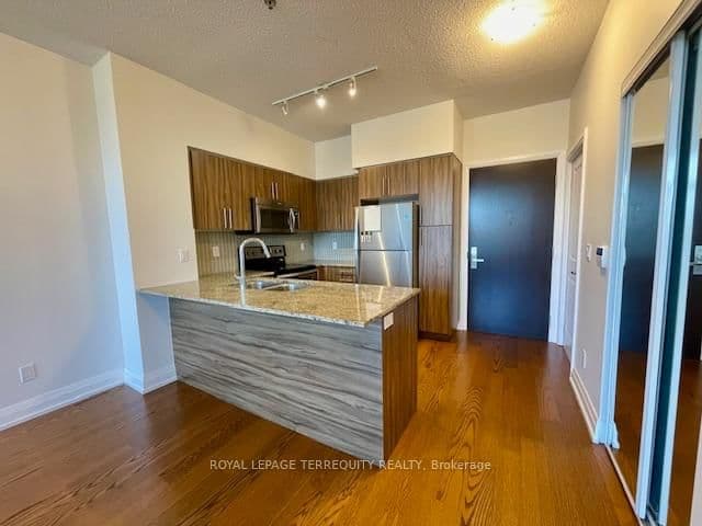 65 Speers Road, Unit 323 thumbnail 4