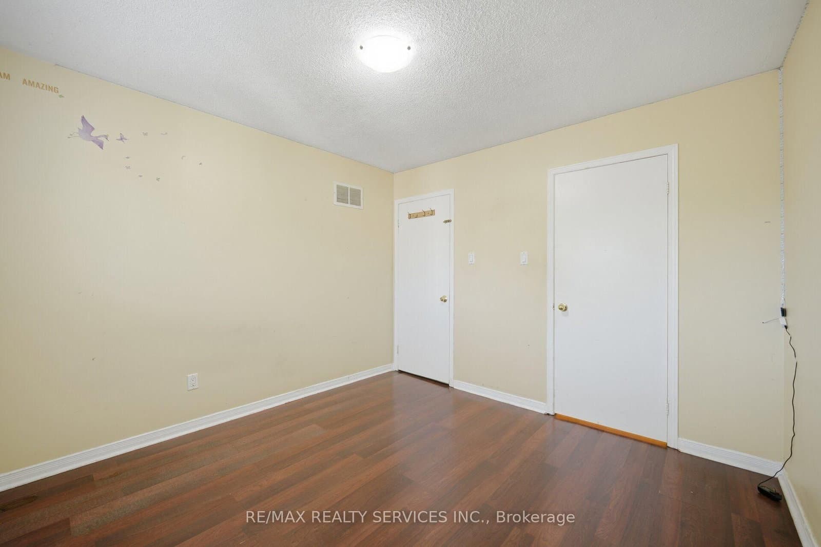 92 Tulip Drive thumbnail 32