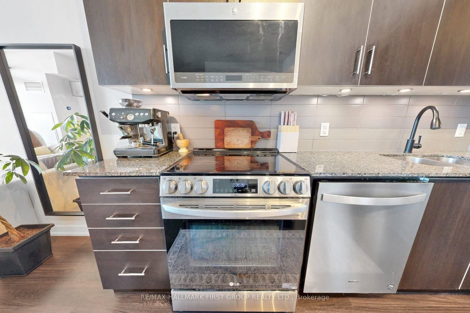 8 Fieldway Road, Unit 505 thumbnail 11