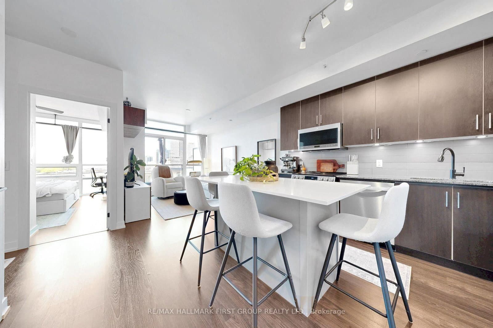 8 Fieldway Road, Unit 505 thumbnail 6