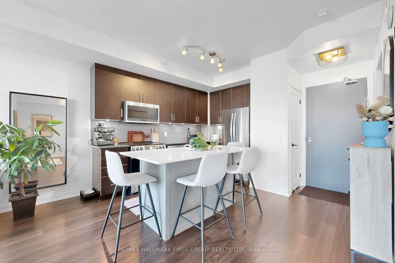 8 Fieldway Road, Unit 505 thumbnail 7
