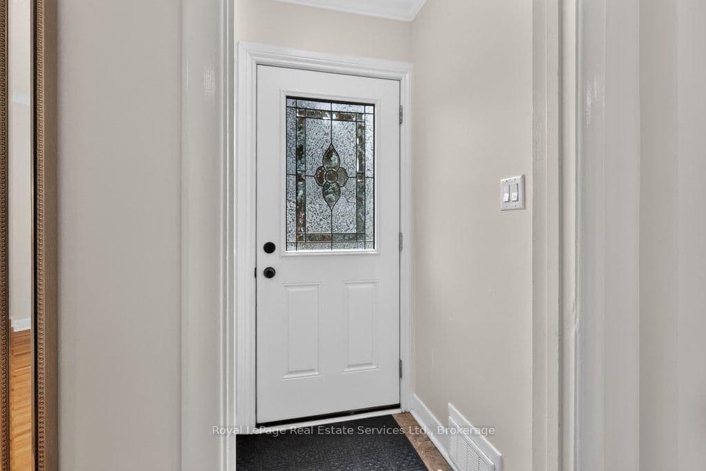 79 Kingswood Road, Unit Main thumbnail 4